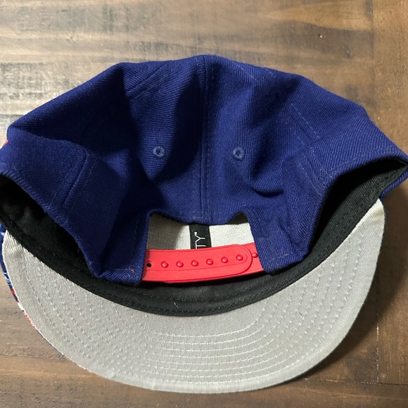 Texas Rangers hat - Picture 2 of 3